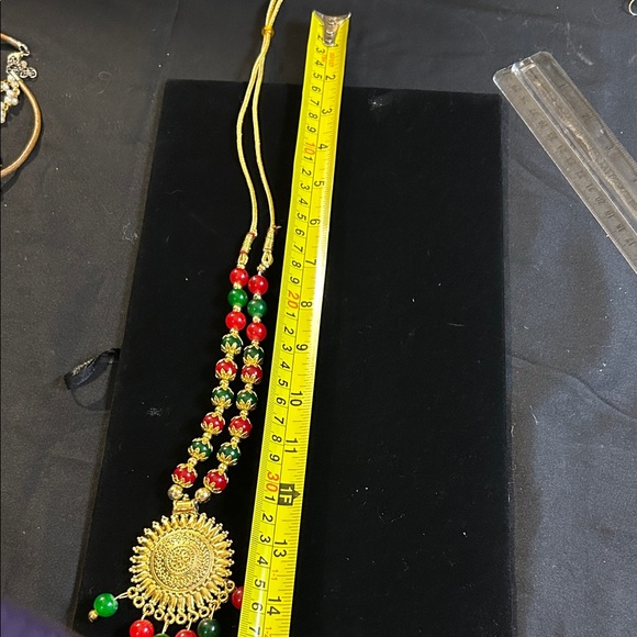 Indian Gold Tone, Green and Red Necklace! - Picture 3 of 17